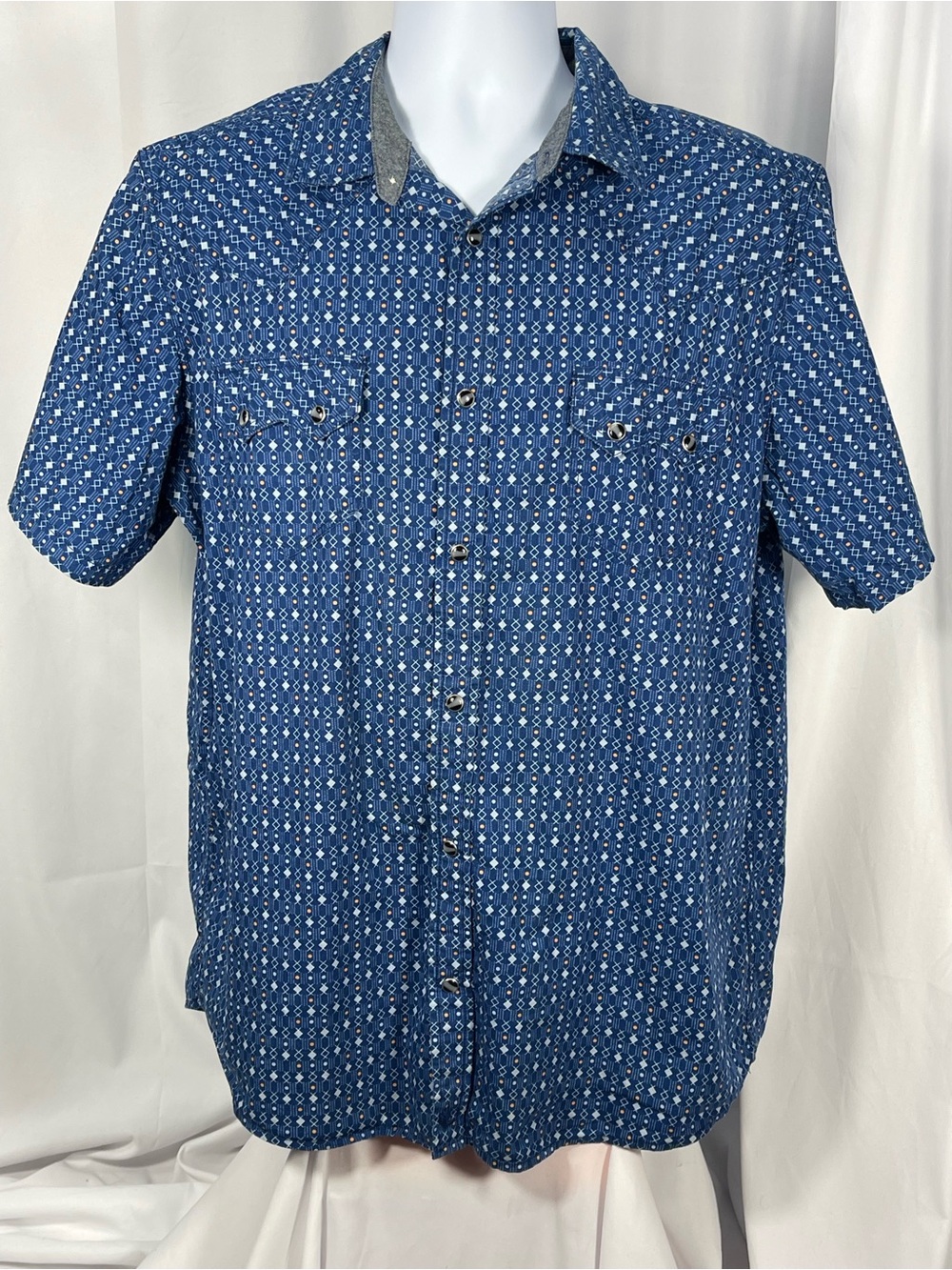Cody James Men's Button-Down Shirt in Blue Geo Print w/Pearl snaps. Western wear